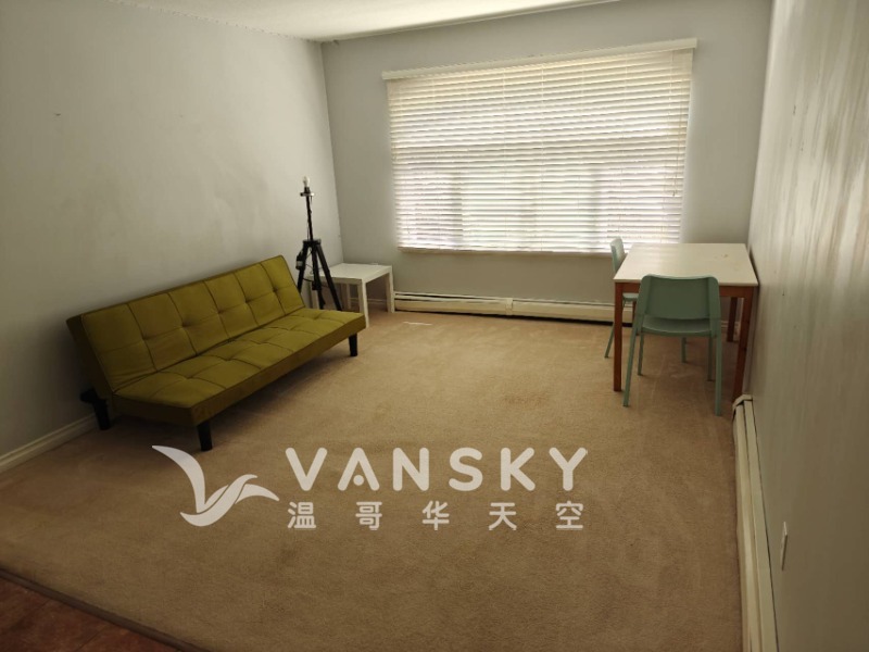 250810112652_living room1.jpg